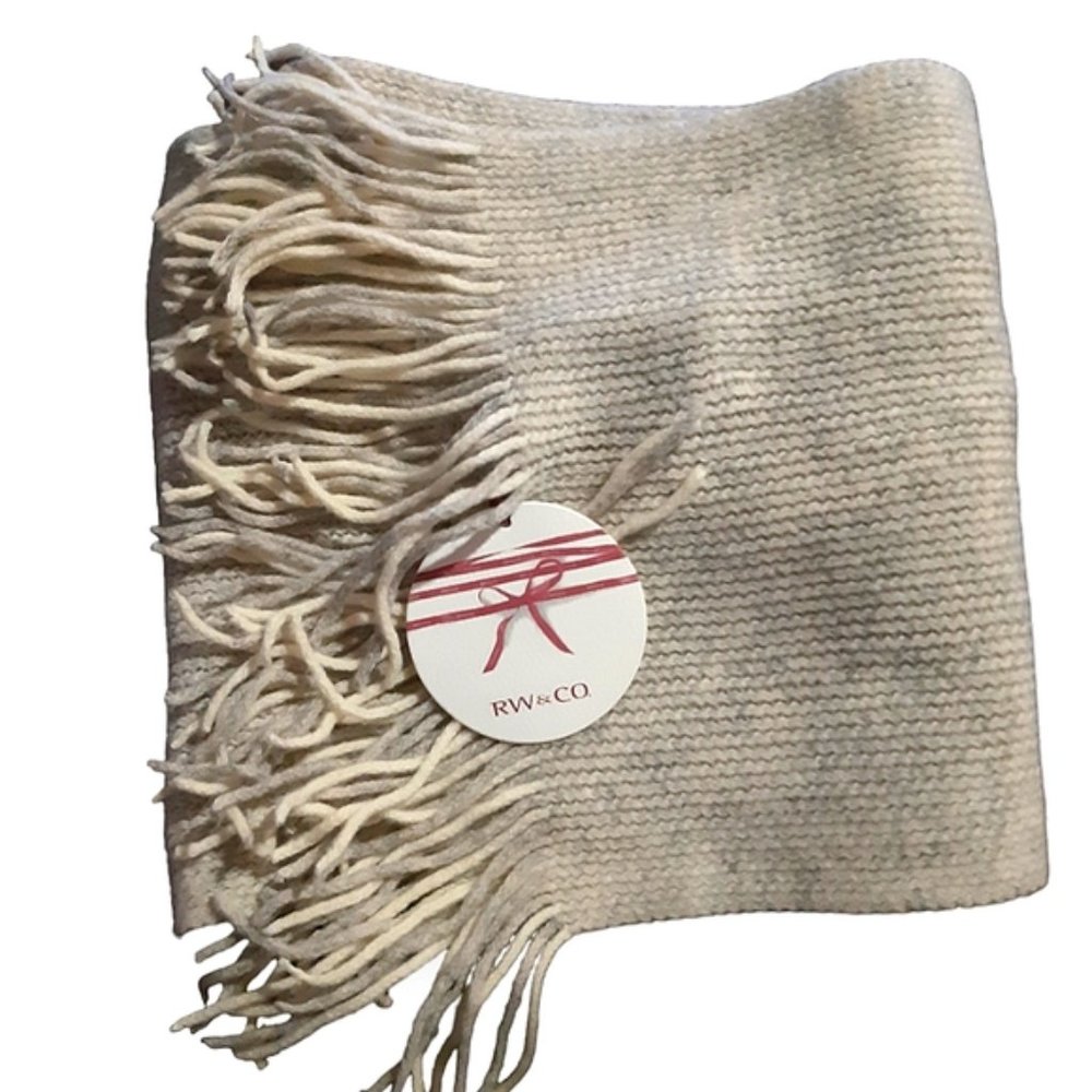 RW&Co. Grey Cream knit fringed scarf